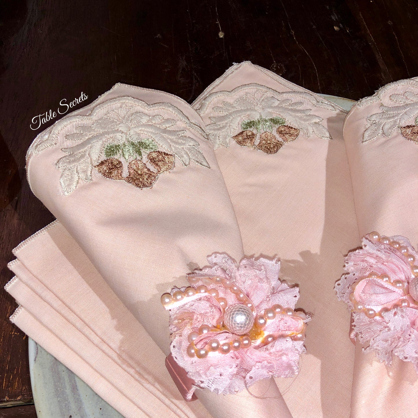 Cotton Napkin with Embroidered Corner (Set)