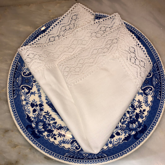Vintage White Lace Napkin Set