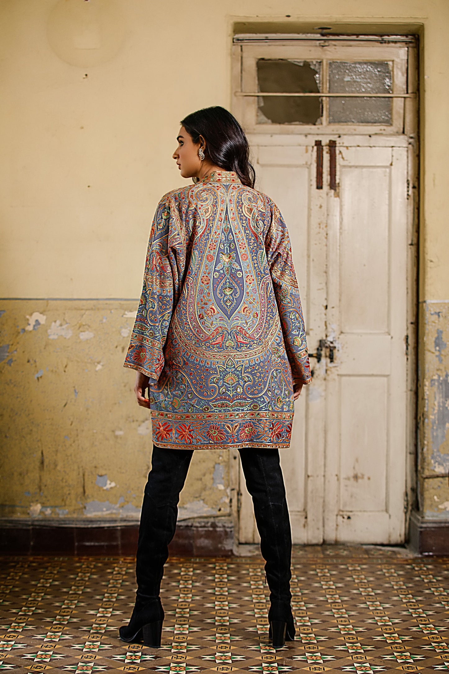 Aamna Ilyas Amna Jacket Embroidery Pakistan Fashion Aafrinish Grey Kimono Short Jacket Fine hand embroidery kashmiri 