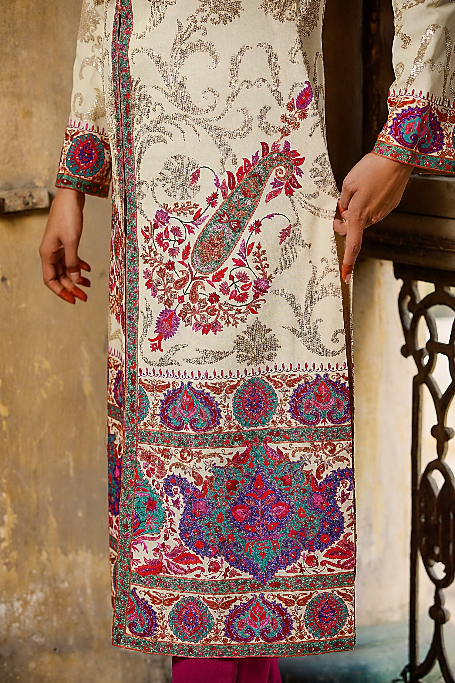 Aamna Ilyas Amna Jacket Embroidery Pakistan Fashion Aafrinish Offwhite Gold Sequins Handwork vibrant Resham Luxury dazzle glamour